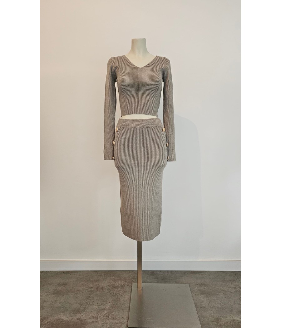 CONJUNTO JERSEY Y FALDA
