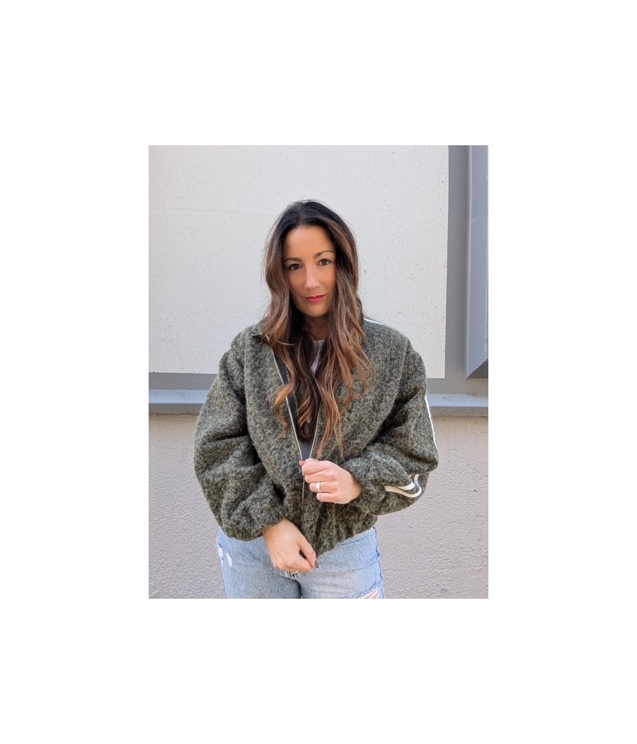 BOMBER CHIC