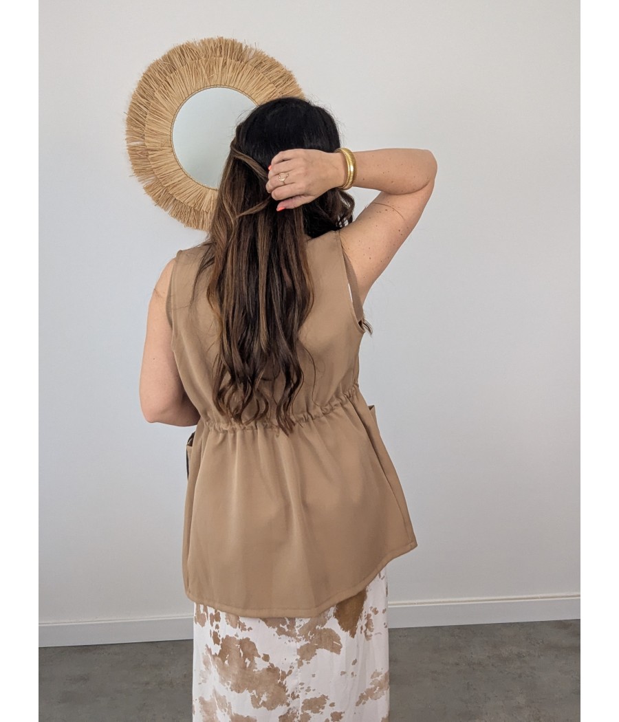 CHALECO CON CINTURA AJUSTABLE